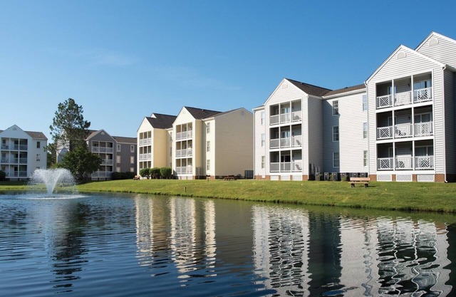 3Bed/3Bath Spacious Lock-Off Condo in Historic Williamsburg Resort!