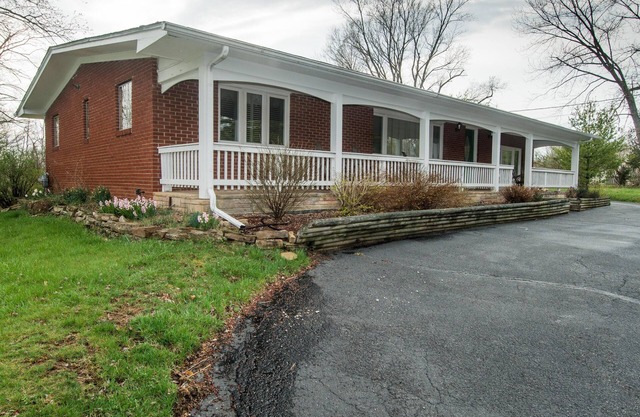 3BR, 2BA