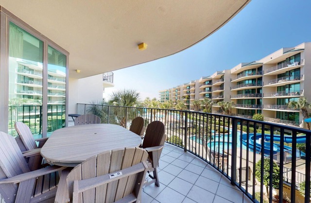 3br/3ba w/Lazy River & Slide Sleeps 8
