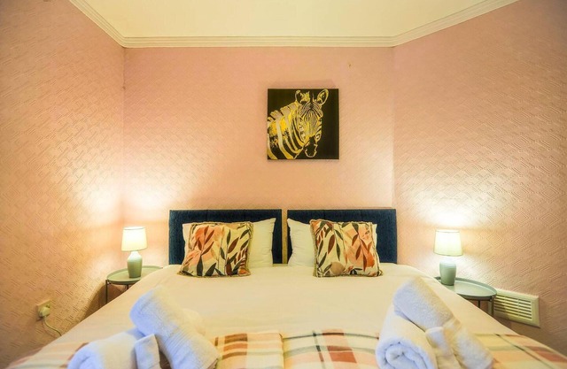 3BR 6beds Garden Free Parking Wifi Near City Centr