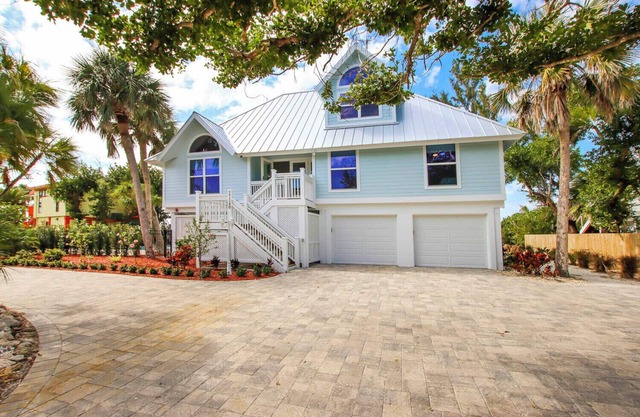 3BR Beachfront Captiva Home with Private Pool & 120’ Gulf Frontage