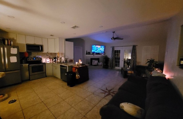 3br Home 4 minutes to beach with kayak