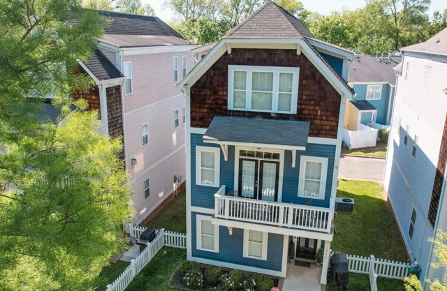 3BR MID TERM Gem—Walk to BofA Stadium & South End!