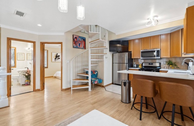 3BR Spiral staircase Loft