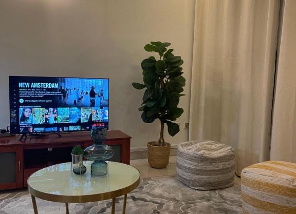 3BR with pool & gym Apartment by MAS