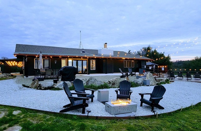 4,000 SF Gated 20-Acre Luxe Estate – Game Studio, Panoramic Views, Pool, Hot Tub