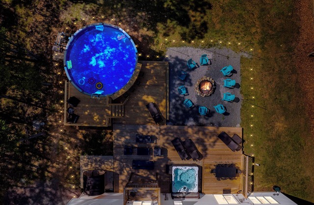 4,000sf, Heated Pool, Sauna, Firepit, HotTub, Family Fun Loft