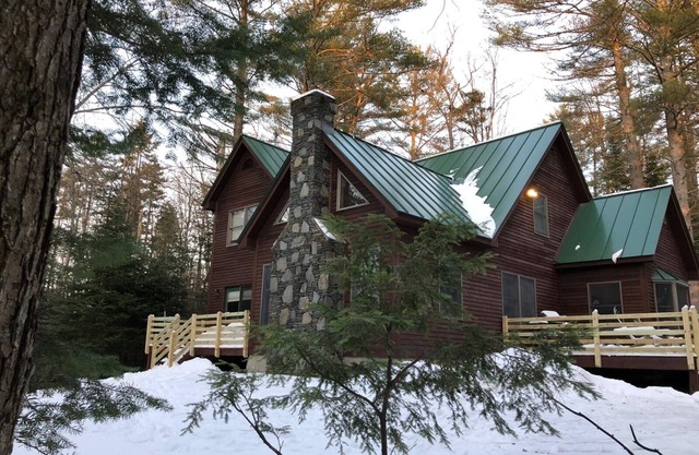 4 B.R. Ski Chalet: Minutes to Slopes