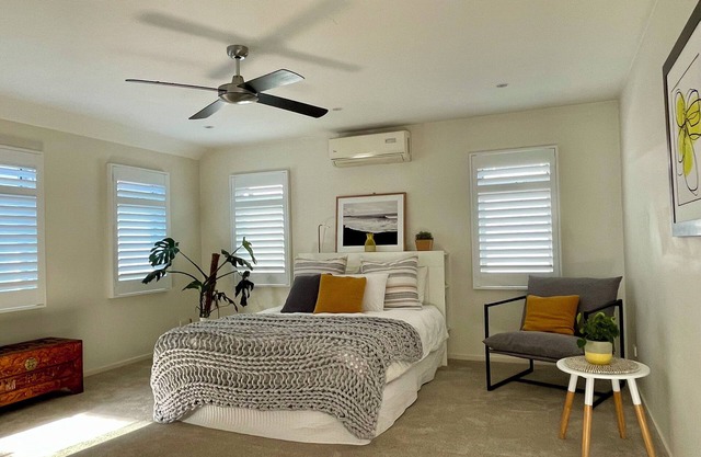 4 bed 2 bath. Sleeps 8. Elwood village and beach.