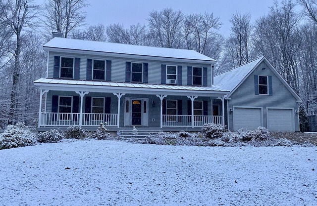 4 Bed 3 bath Manchester VT home on large lot quiet cul de sac 2.5 car garage!