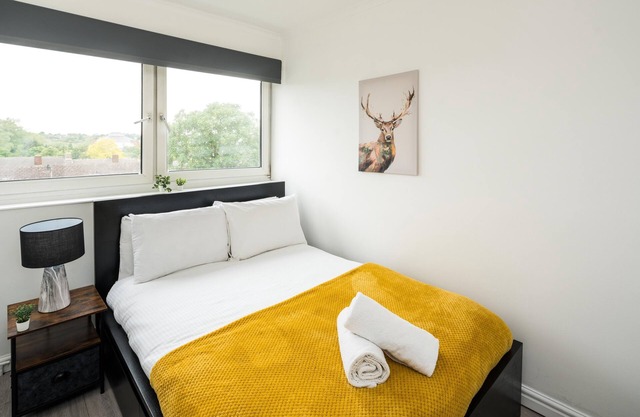 4 Bed Maisonette Contractors Lewisham Greenwich Zone 2 Parking