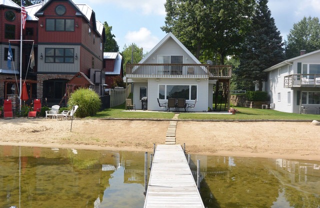 4 Bedroom 2 Bath Home on All-Sports Eagle Lake
