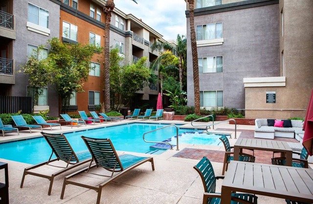 4 Bedroom/4 Bath Condos in Old Town Scottsdale