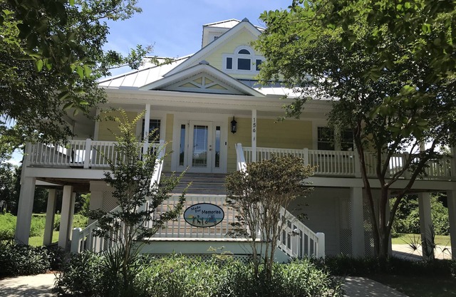 4 Bedroom, 4 Bath Raised Beach House 3 Blocks From the Beach! Golf Cart Included