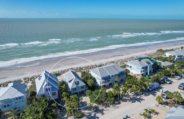 4 Bedroom Beach front home!