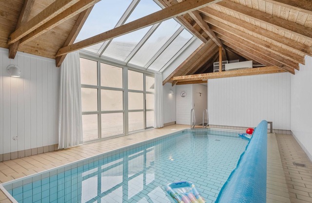 4 bedroom cozy home in Hvide Sande