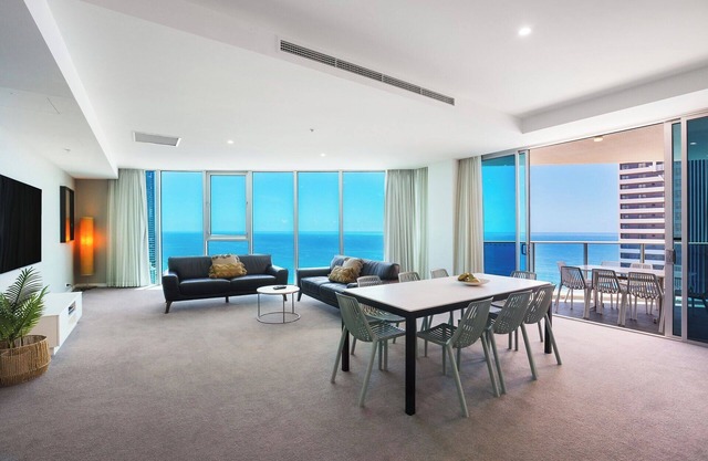 4 bedroom H Residence 25101 - 51 Levels above Hilton Hotel