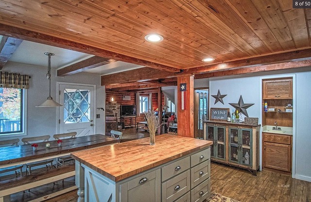 4-bedroom hunting and fishing cabin in fabulous Trinity Center