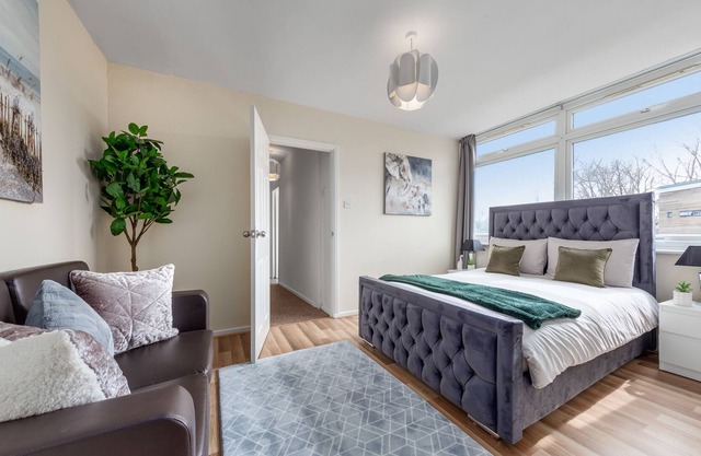 4 Bedroom Hyde Park Superior Suite-London Getaway