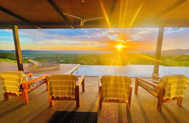 4-bedroom luxury villa in Playa Grande, Breathtaking views, King beds, private.