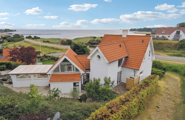 4 bedroom nice home in Hejls
