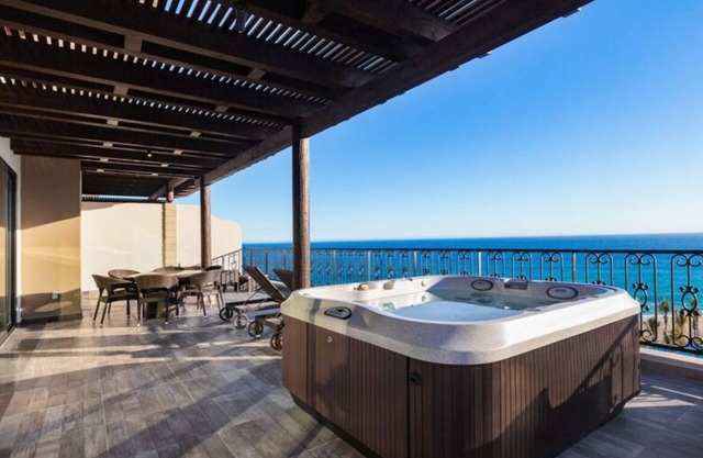 4-bedroom penthouse at Villa La Valencia, Los Cabos Thanksgiving 2026.