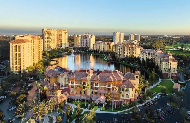 4 Bedroom Presidential, Dual Masters, Inside Disney Gates