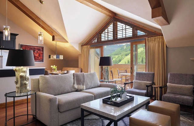 4-Bedroom Private Condo within a 5 Star Hotel, Ski-in/Ski-out base camp - Vail Village Location