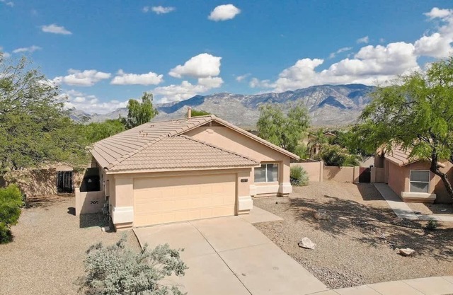 4 Bedroom Retreat in the Heart of Oro Valley