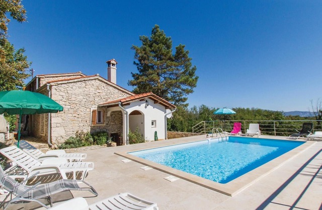 4 bedroom stunning home in Martinjski