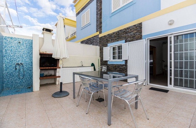 4 bedroom villa with patio by AlgarveManta (10V4)