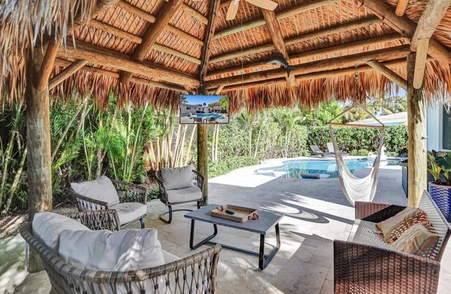 4 BR Beach Home Heated Pool Jacuzzi + Tiki TV Hut