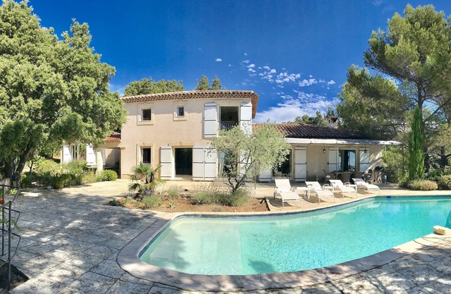 4 BR Côte d'Azur villa with seaview and heated pool