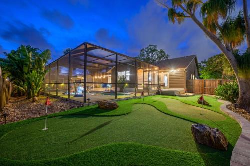 4 Br Sleeps 10 Private Pool Putt Putt Dog Friendly