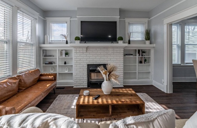 4 BR Spacious Home in the Heart of Hillcrest