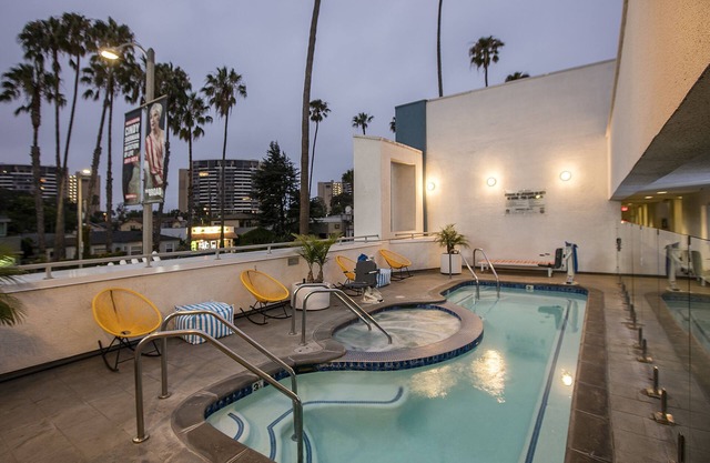4 Convenient Units, Outdoor Pool, Parking, Steps Away from Marina Del Rey Beach!