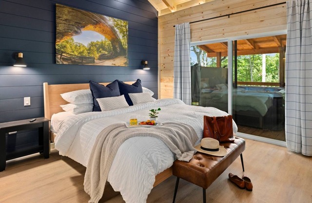 4 King Beds Hot Tub Fire Pit Forest View