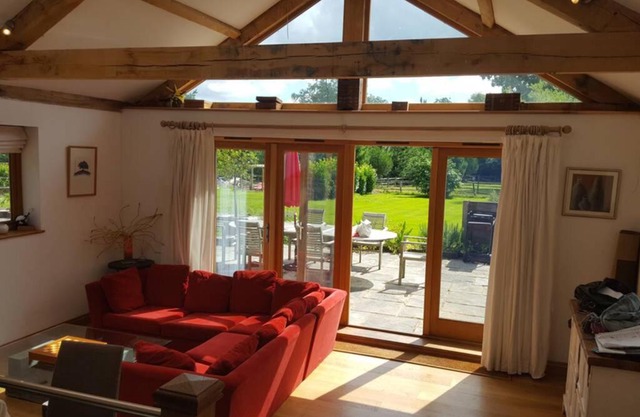 4 Kingsize Beds Ensuite - Sleeps 8-10 - Rural Contemporary Oak Framed House
