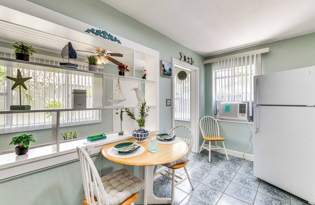 4 Mi to John's Pass: Cozy St Pete Beach Apt!