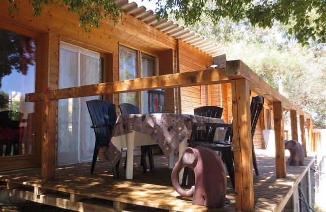 4-person chalet on 1 hectare of wooded land 15 minutes from the beach and Ajaccio