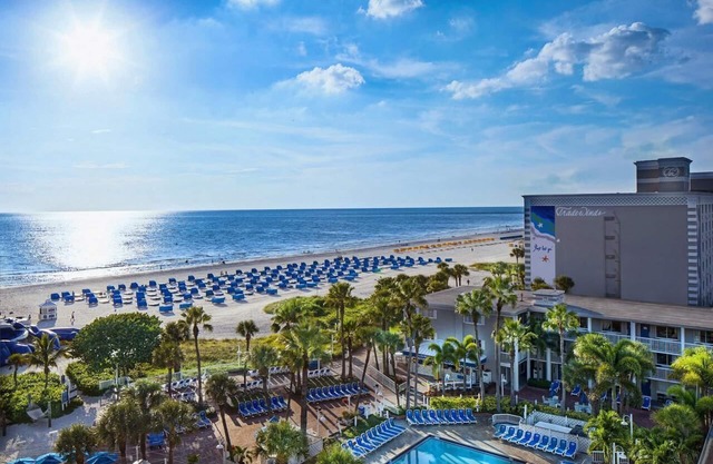4 Roomy Units, Walk to Island Attractions, Parking and Onsite Pool!