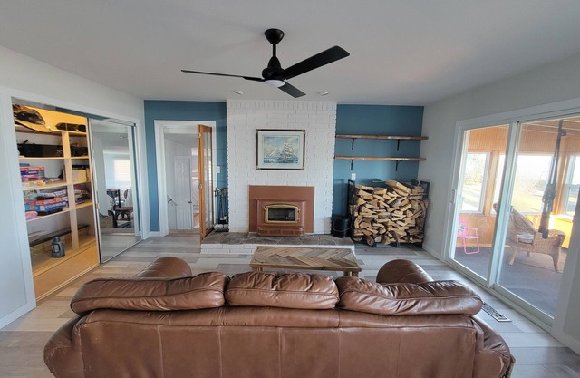 (4 season) Lake, hot tub, beaches and family fun