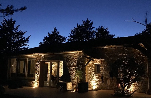 4* single-storey Provencal MAS near GORDES with swimming pool, quiet location
