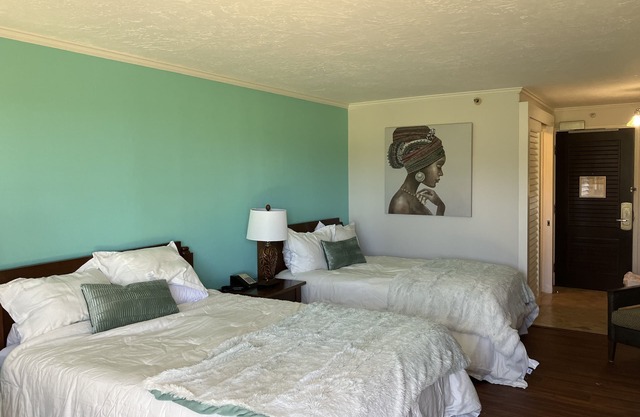4 Star Kauai Beach Resort, just steps to the beach