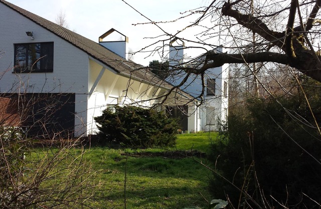 4 star villa in residential quiet avenue 2.3 km from center of Bruges