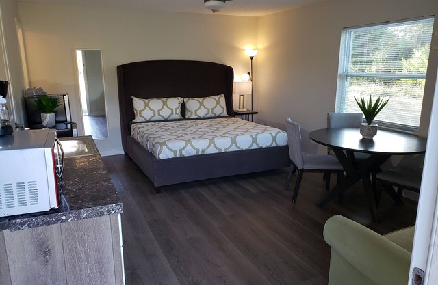 #4 Studio near mineral springs.