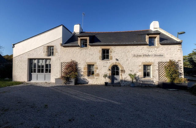 400 m from the sea and Duer beach (Golfe du Morbihan) Magnificent Longère (traditional farmhouse)