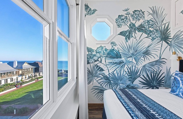 401 Rosemary Beach Inn - Includes Beach Chairs & Complimentary Breakfast + Access to 4 Pools