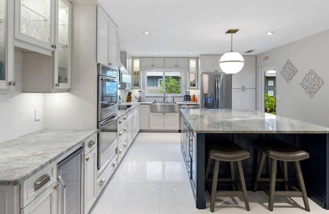 4100 Hyde Cove of Oakland Park with Free parking