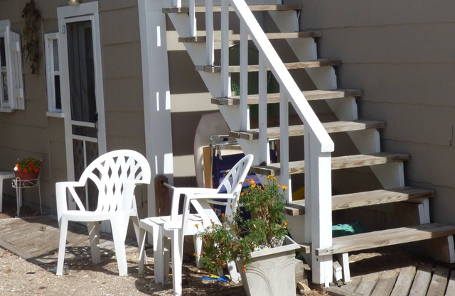 #4363036 - 4 Houses from Beach & Pet Friendly Also see our upstairs #3880328